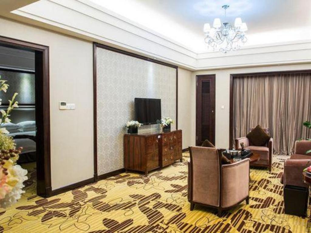 Country Garden Phoenix Hotel Maoming Exterior foto